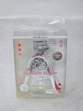 Earth Therapeutics Eyelash Curler With SofTouch Handles & Replacement Pads